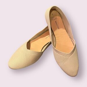 Time and Tru Beige Knit Flats Women’s Size 7 | Memory Foam Comfort